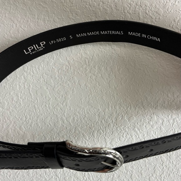 Linea Pelle Black Embossed Belt with Silver Buckle - Picture 4 of 7